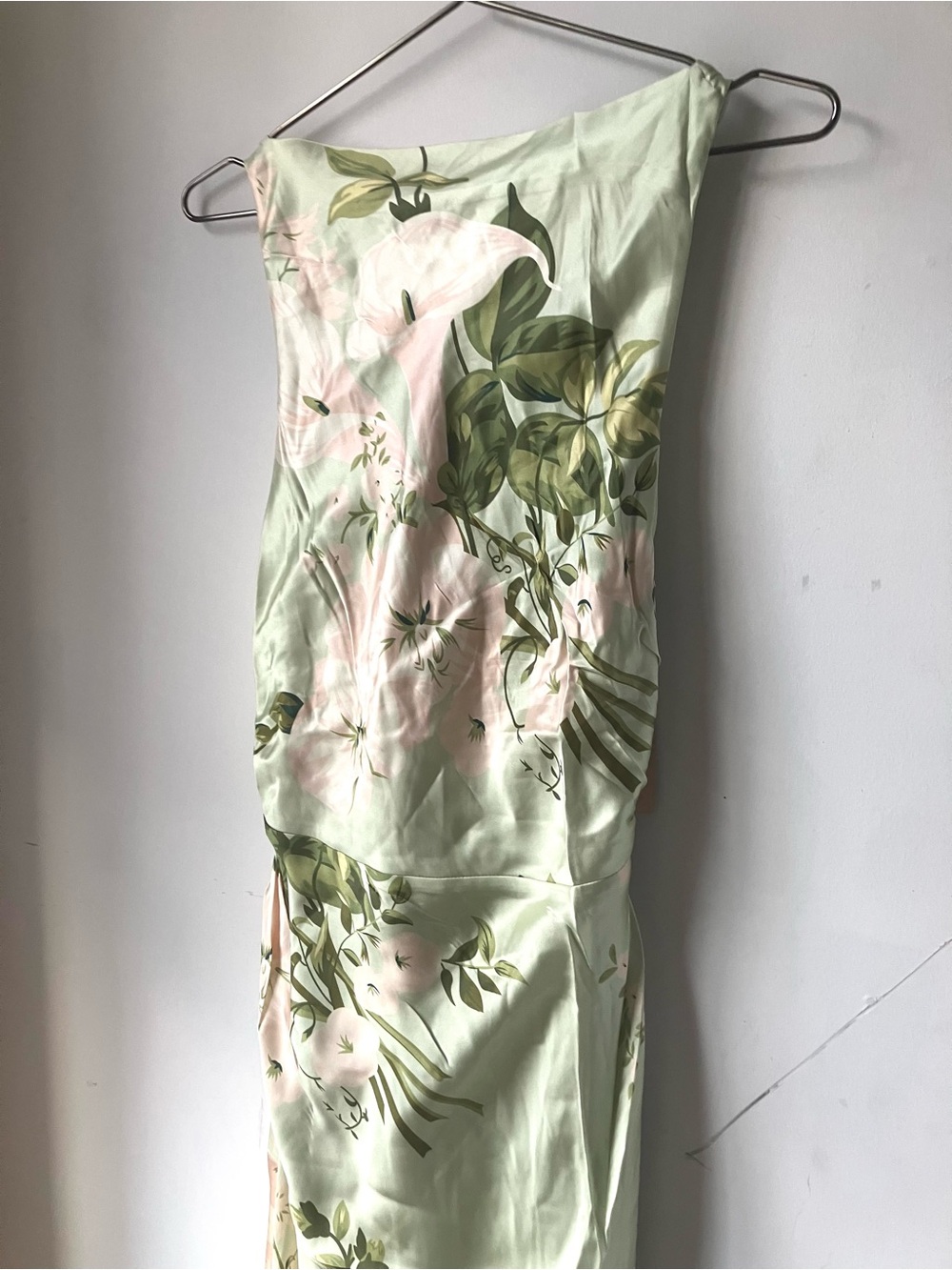 Few Moda o.p.t silk Maxi Dress in Soft Green - Picture 7 of 12
